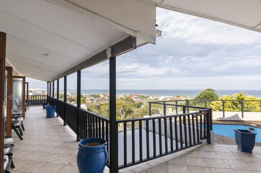 8 Bedroom Property for Sale in West Beach Eastern Cape